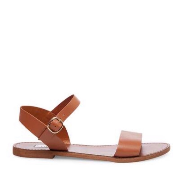 Steve Madden Shoes - MOVING SALE Steve Madden Donddi